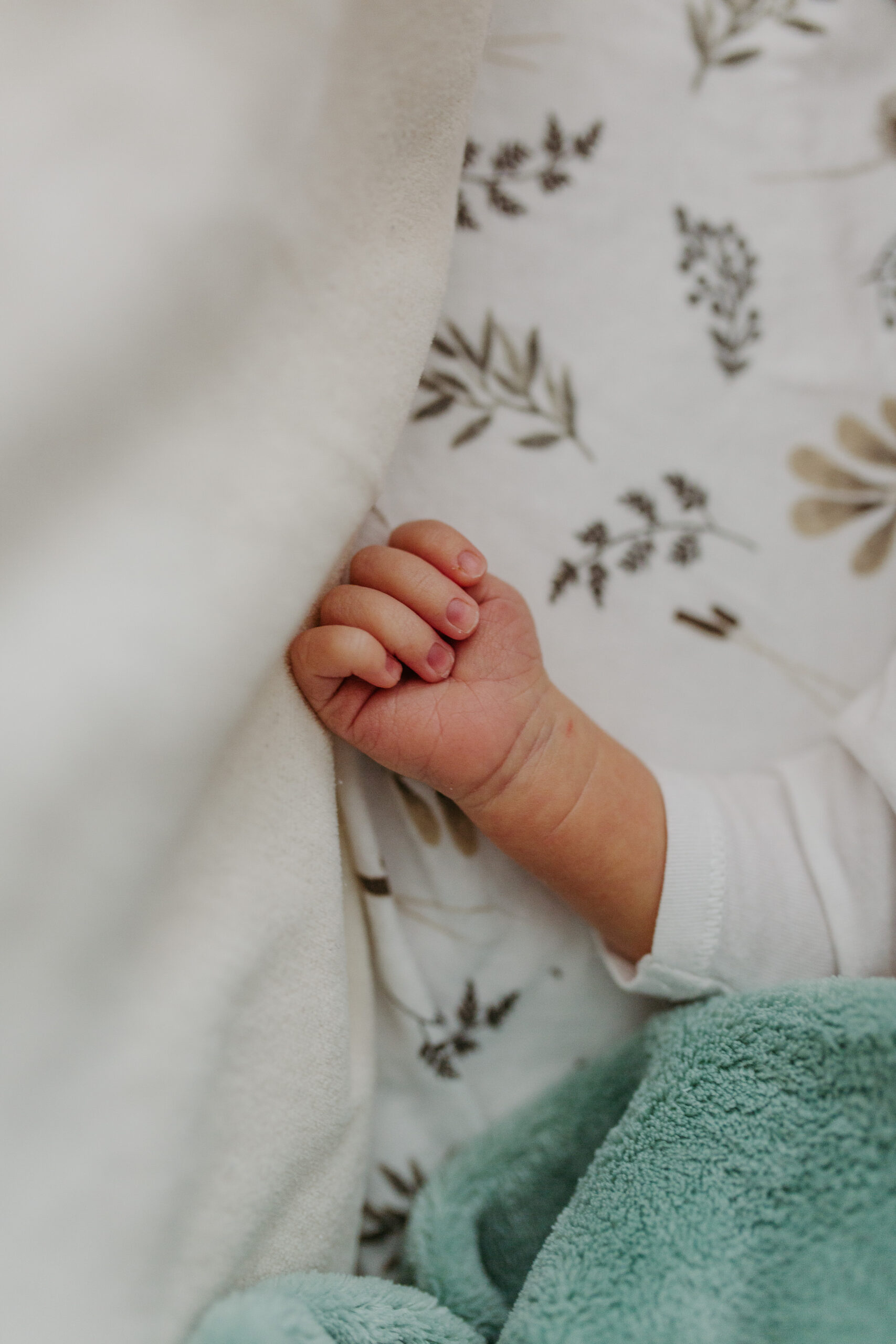 séance photo bébé naissance à domicile en Essonne