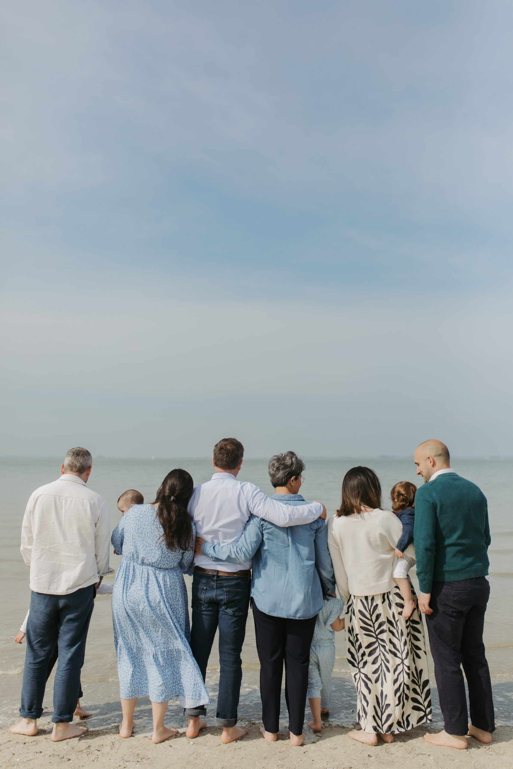 photographe-famille séance famille à la mer